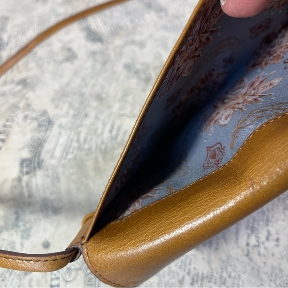 HOBO Bemuse Leather Compact Crossbody Bag - Picture 11 of 16